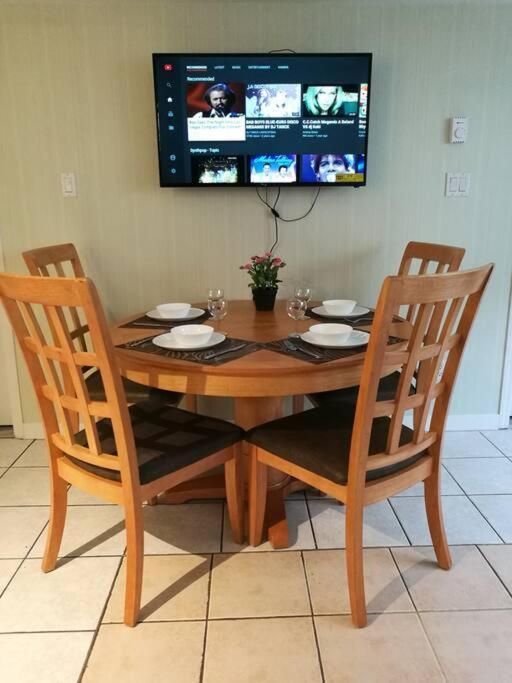 Cozy Suite Vancouver Bagian luar foto